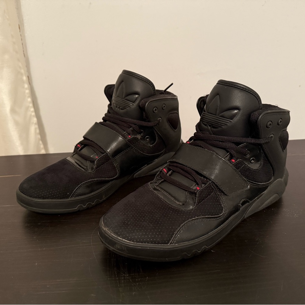 Adidas Original Roadhouse Mid Hi Basketball Sneaker